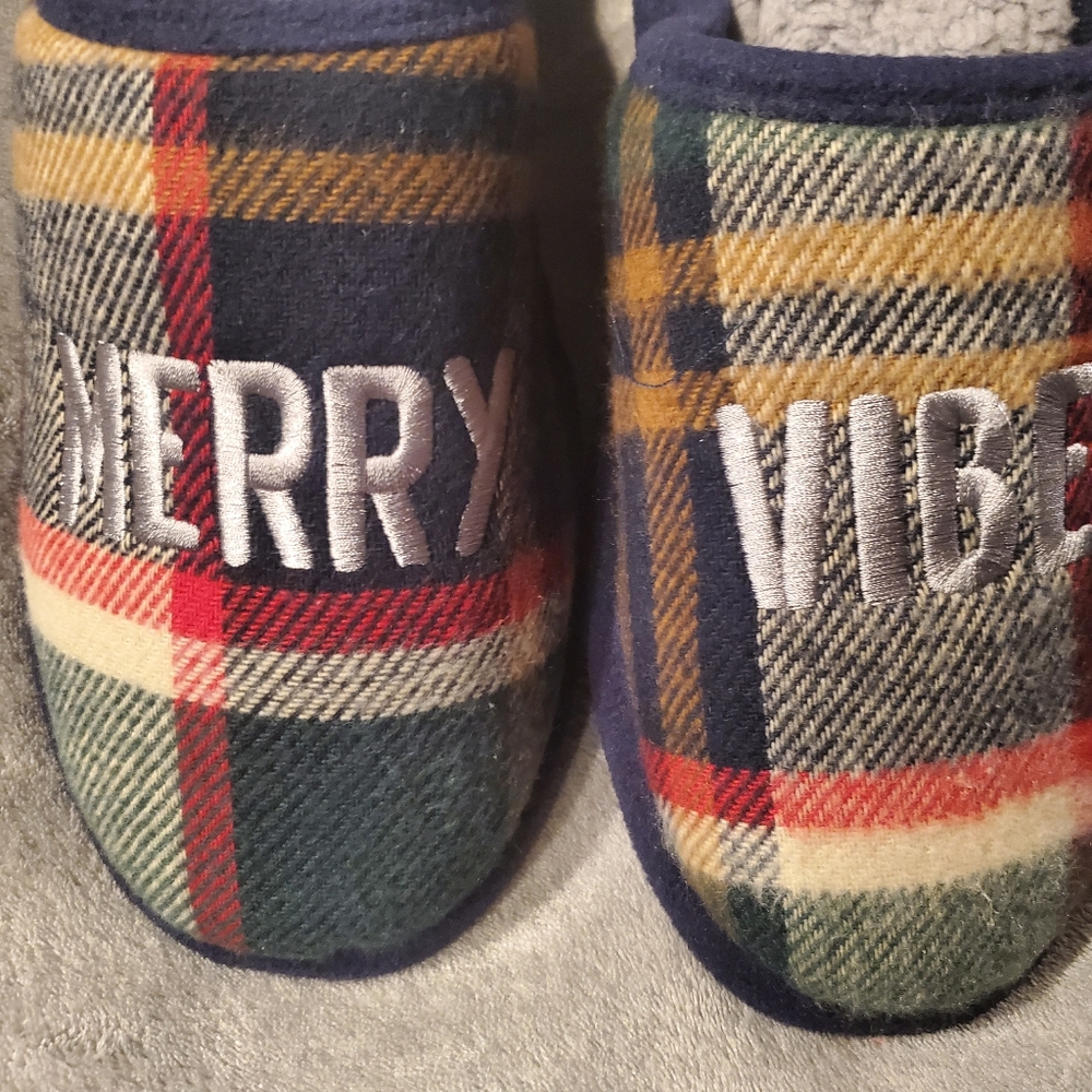 Dearfoams Cozy Comfort Men's Novelty Scuff Slippers (L / 11-12) - Picture 4 of 10